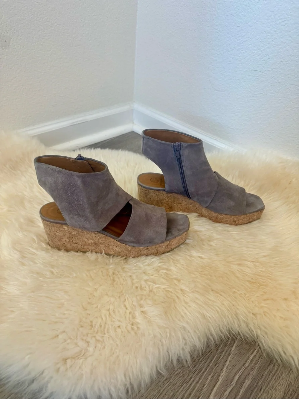 Coclico Gray Suede Cork Wedge Platform Sandals Ankle Zip 41